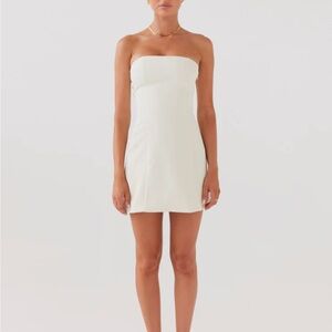 Elegant White Strapless Dress